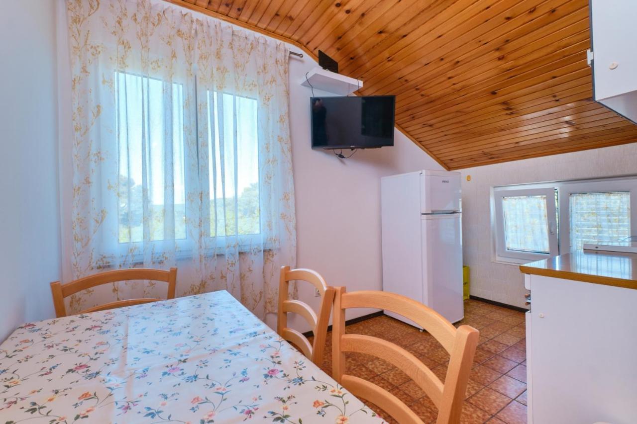 Apartments Blanka Nerezine Eksteriør billede