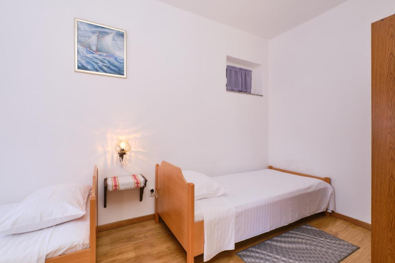 Apartments Blanka Nerezine Eksteriør billede