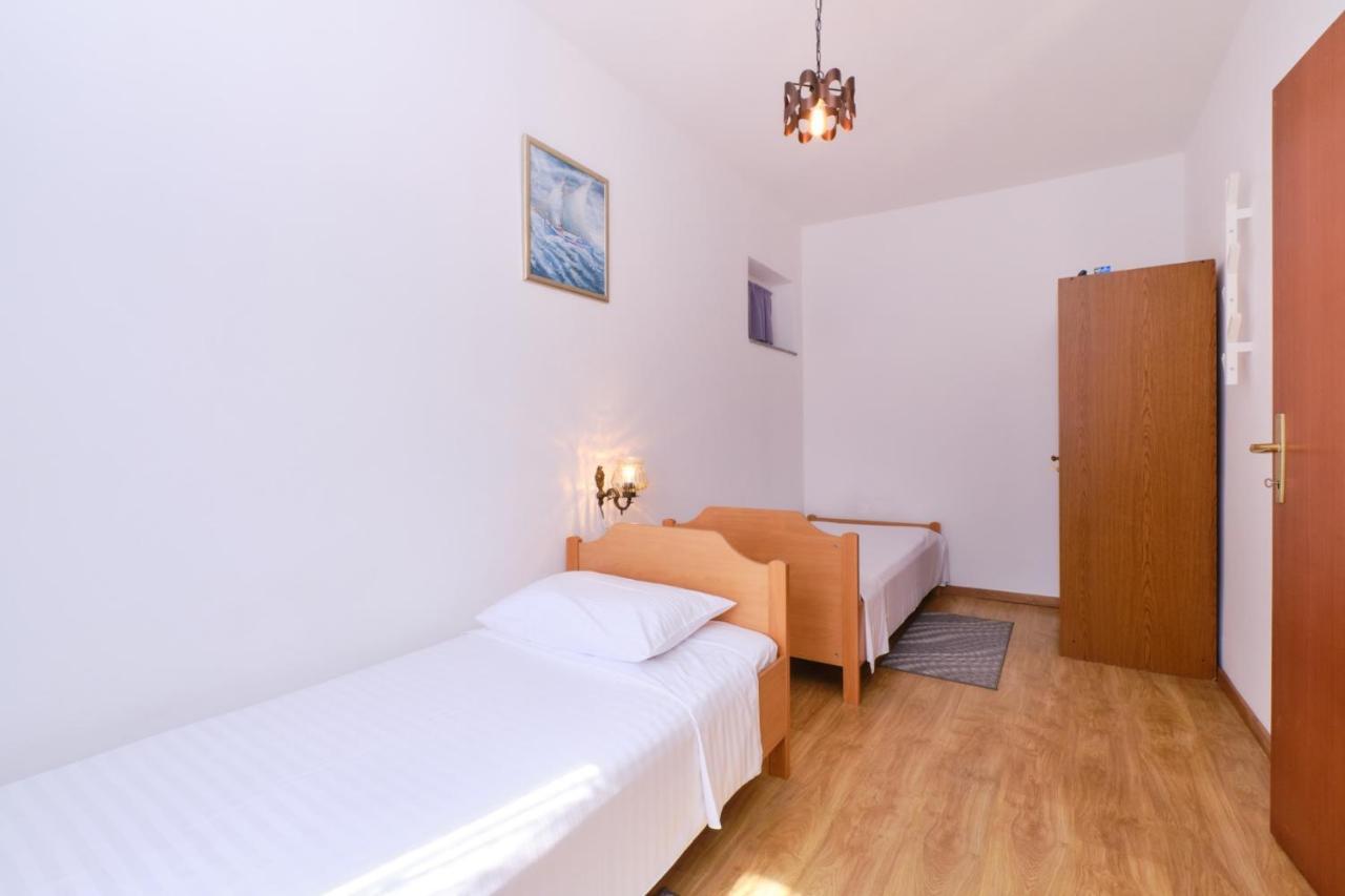 Apartments Blanka Nerezine Eksteriør billede